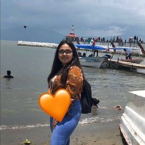 Meet your Posher, Daniela